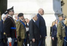 25 Aprile, Mattarella depone una corona di alloro all’altare della Patria