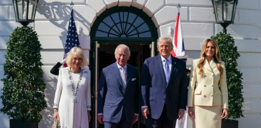 Re Carlo e Camilla ricevuti alla Casa Bianca da Trump e Melania
