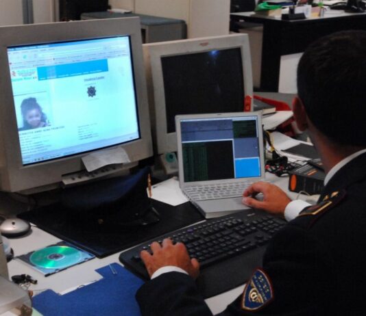 Operazione “Mad Hatter”, 9 perquisizioni volte a contrasto pedopornografia online