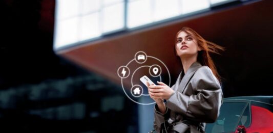 Stellantis potenzia la propria offerta di servizi connessi