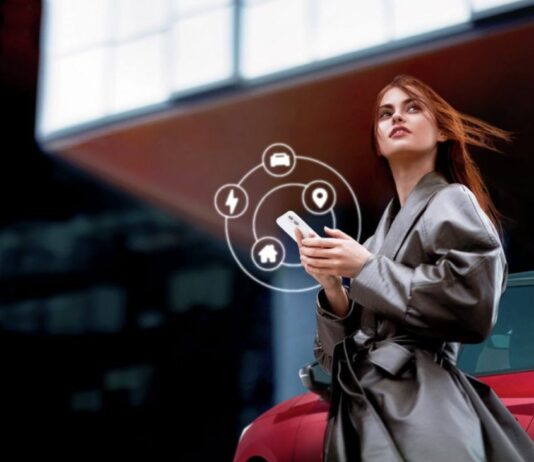 Stellantis potenzia la propria offerta di servizi connessi