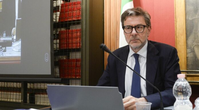 Dfp, Giorgetti “Ridotto deficit senza manovre restrittive”