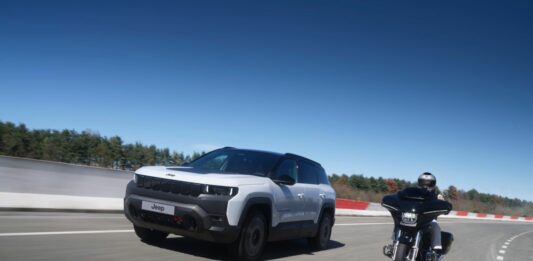 Nuova partnership di Jeep con Harley-Davidson per il 2026