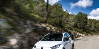 Mazda2 Hybrid 2026, aggiornamenti su design, comfort e sicurezza