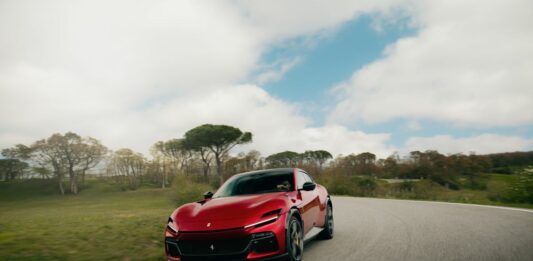 Ferrari Purosangue in configurazione Handling Speciale
