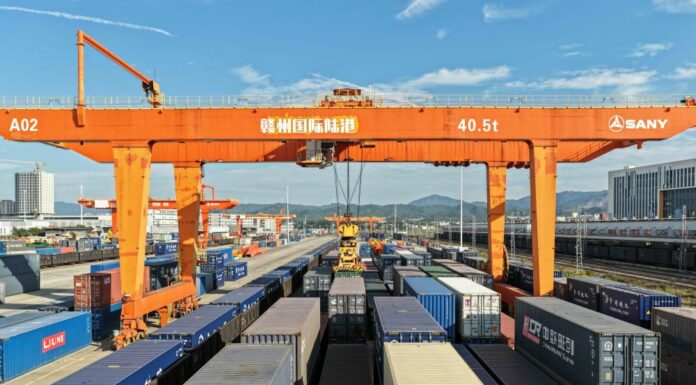 Cina, a maggio il Vertice globale sul commercio e gli investimenti