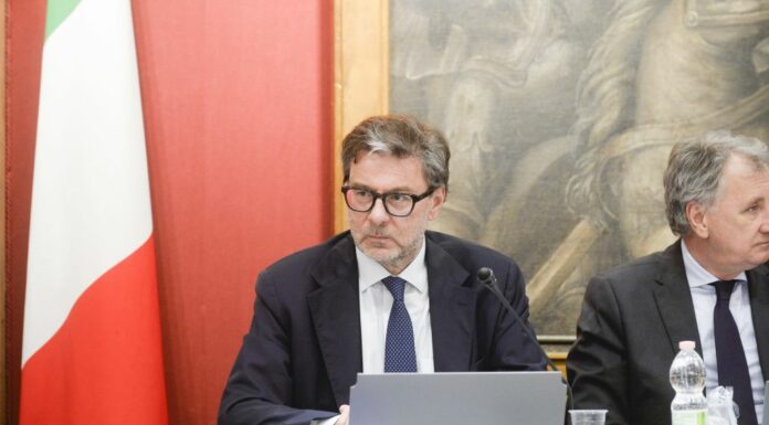 Patto di stabilità, Giorgetti “Difficile sostenere clausola che esclude spese difesa”