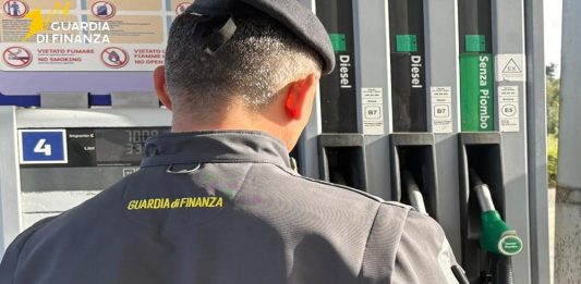 Oristano, controlli sui distributori di carburanti: riscontrate irregolarità nel 30% dei casi