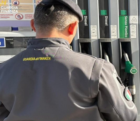 Oristano, controlli sui distributori di carburanti: riscontrate irregolarità nel 30% dei casi