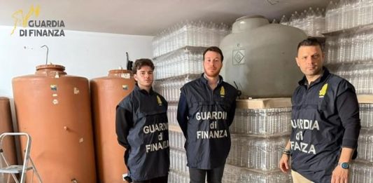 Ad Agrigento chiusa una cantina abusiva, sotto sequestro oltre 8 mila litri di vino