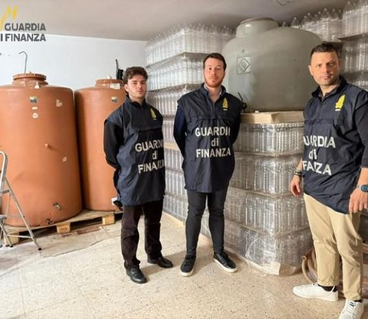 Ad Agrigento chiusa una cantina abusiva, sotto sequestro oltre 8 mila litri di vino