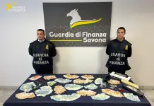 Savona, sequestro di droga e contanti: due denunciati
