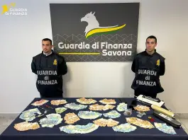 Savona, sequestro di droga e contanti: due denunciati
