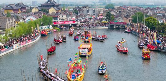 Cina: Xinghua ospita fiera annuale delle barche di Maoshan (3)