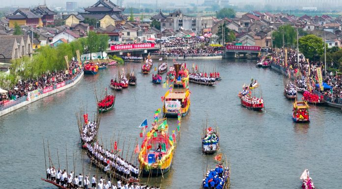 Cina: Xinghua ospita fiera annuale delle barche di Maoshan (3)