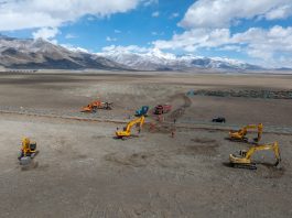 Cina: al via i lavori di costruzione di una centrale solare a 4.550 metri (1)