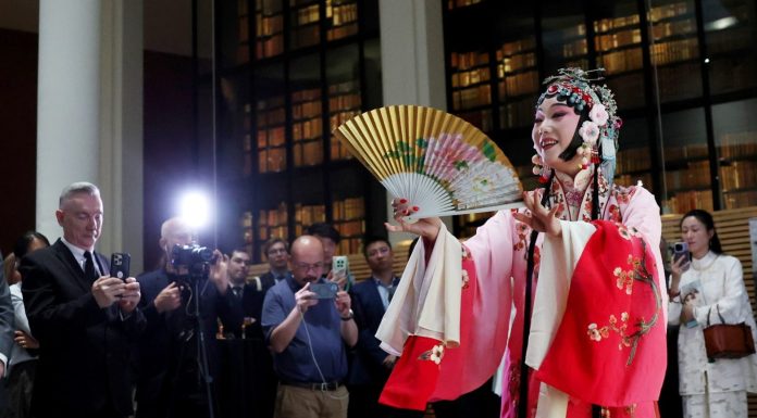 Cina: Shanghai presenta a Londra il suo patrimonio culturale (2)
