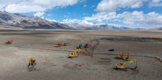 Cina: al via i lavori di costruzione di una centrale solare a 4.550 metri (1)