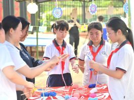 Cina: iniziano i festeggiamenti per il Sanyuesan Festival (3)