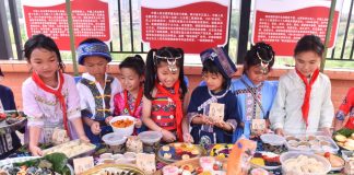 Cina: iniziano i festeggiamenti per il Sanyuesan Festival (1)