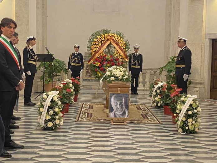 9D3EF87B-0E1E-4A8D-BCBF-72783EC326A7