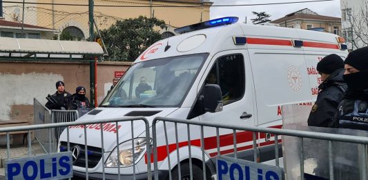 Sparatoria in un liceo della Turchia, si suicida l’attentatore: era un ex studente