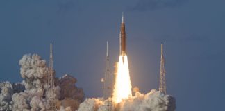 L’uomo torna sulla Luna, è partita la missione Artemis II. Urso “Momento storico dopo 54 anni”