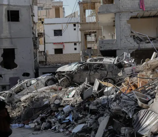 Massicci raid israeliani in Libano, colpiti circa 100 siti di Hezbollah in 10 minuti. Trump: “Tregua di due settimane in Iran”