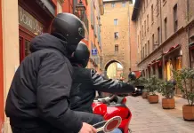 Rapine in centro a Bologna, 19enne fermato dalla Squadra Mobile