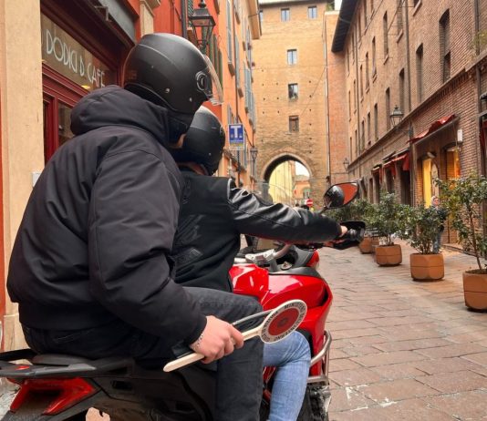 Rapine in centro a Bologna, 19enne fermato dalla Squadra Mobile