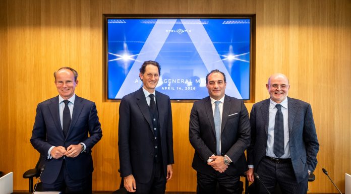 L’assemblea generale di Stellantis rielegge John Elkann come direttore esecutivo