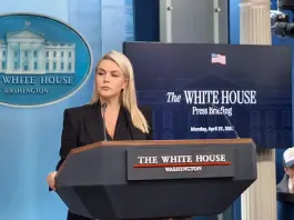 Trump “Karoline Leavitt lascerà l’incarico di portavoce della Casa Bianca”