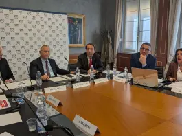 Rapporto Ristorazione di FIPE-Confcommercio: consumi a quota 100 miliardi, in calo imprese e lavoratori dipendenti