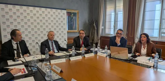 Rapporto Ristorazione di FIPE-Confcommercio: consumi a quota 100 miliardi, in calo imprese e lavoratori dipendenti