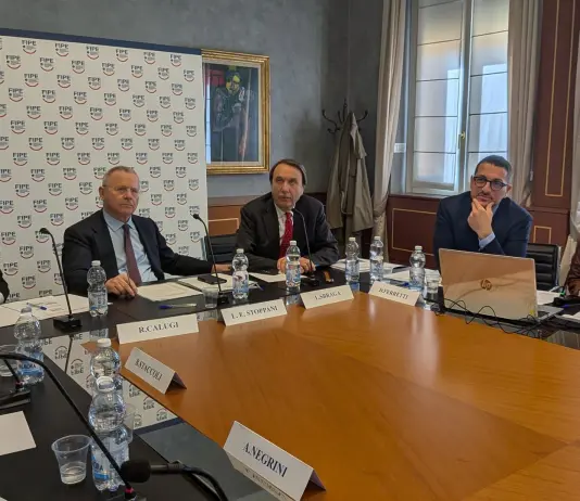 Rapporto Ristorazione di FIPE-Confcommercio: consumi a quota 100 miliardi, in calo imprese e lavoratori dipendenti