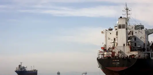 Pasdaran annunciano la presenza di mine nello Stretto di Hormuz, fornite rotte alternative. Trump “Forze Usa in Iran finché l’accordo non sarà pienamente rispettato”