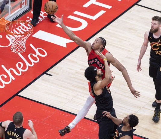 Houston riapre la serie dei playoff Nba con i Lakers, Wembanyama trascina gli Spurs