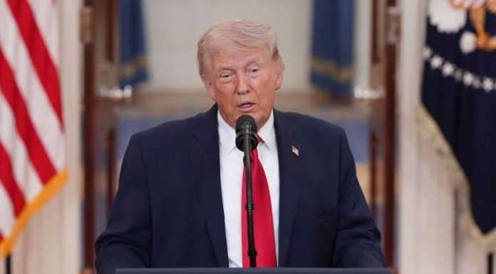 Trump tra Iran, paranoie e Cina, trema il futuro dell’America