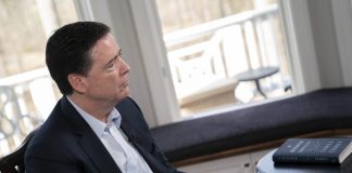 Mandato di arresto per l’ex direttore dell’Fbi James Comey, è accusato di aver minacciato di morte Trump