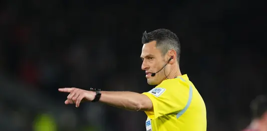 Mariani arbitra la finale di Conference League, a Siebert PSG-Arsenal di Champions