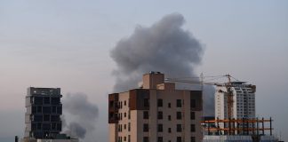 إسرائيل تشن غارات على إيران وتستهدف نجف آباد.. وترامب يدعو نتنياهو إلى عدم الرد على صواريخ طهران