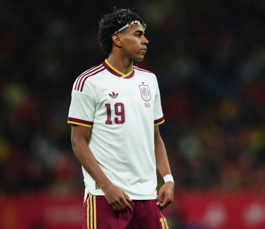 Anti-Muslim chants in Spain-Egypt, Yamal: “I am one too”