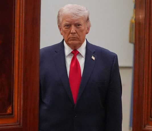 Trump intimidisce la giustizia negli Usa e nel mondo