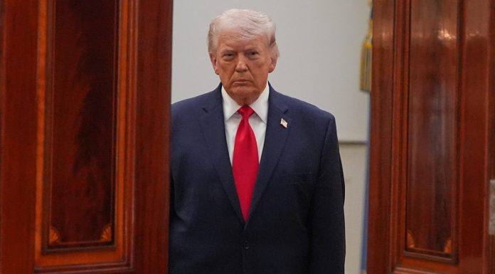 Trump intimidisce la giustizia negli Usa e nel mondo