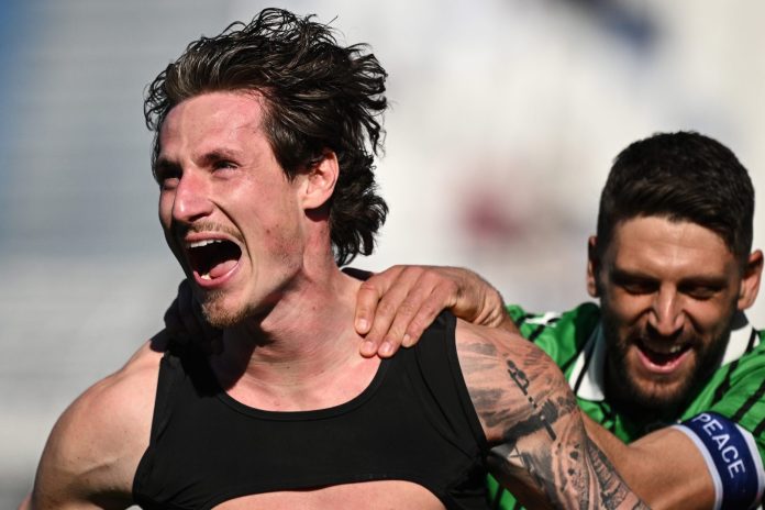 Pinamonti e Berardi esultanza Sassuolo