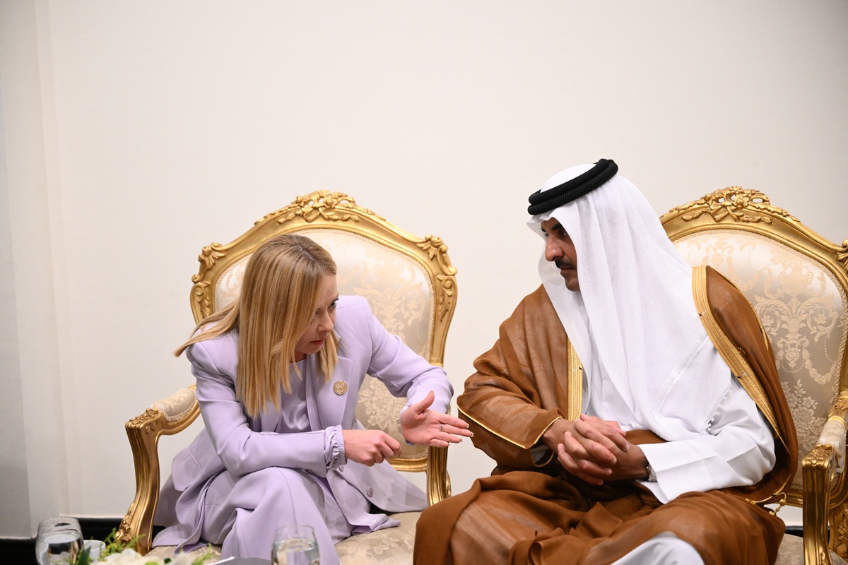 Meloni dopo la visita in Arabia Saudita, Qatar e negli Emirati: “La priorità è difendere gli interessi italiani” / Video