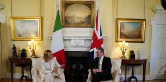 Meloni sente Starmer, coordinamento per iniziative volte alla de-escalation in Medio Oriente