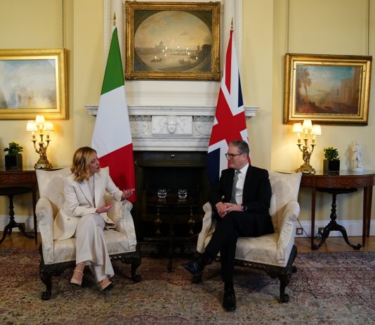 Meloni sente Starmer su de-escalation in Medio Oriente. Oggi Londra presiede ministeriale su Iran e Hormuz