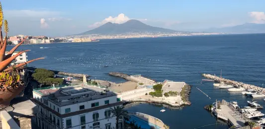 Al via la stagione balneare a Napoli, off limits Bagnoli e Gaiola