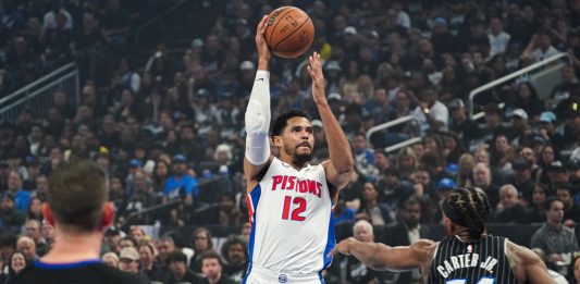 Detroit e Houston allungano la serie nei playoff Nba, Cleveland sul 3-2